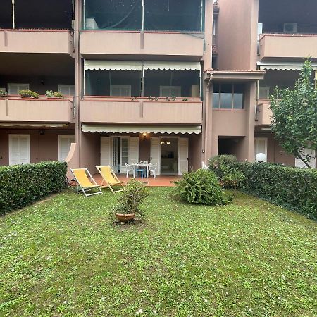 Relax In Piscina - Free Parking E Ampio Giardino Lägenhet Loano Exteriör bild