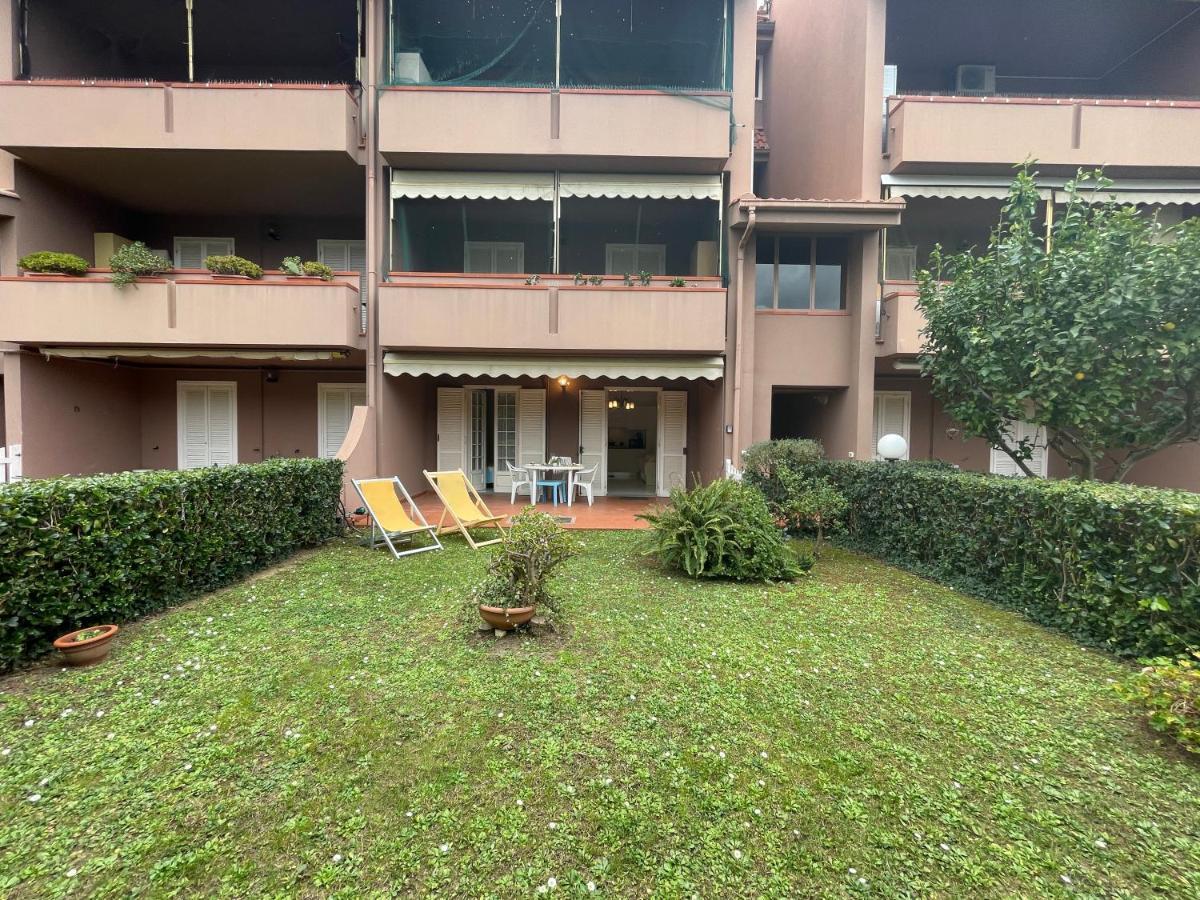 Relax In Piscina - Free Parking E Ampio Giardino Lägenhet Loano Exteriör bild