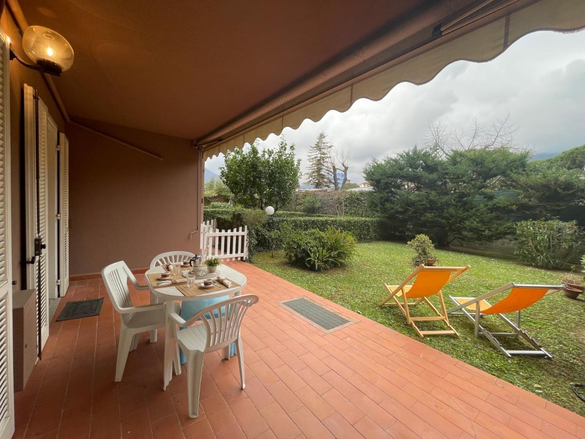 Relax In Piscina - Free Parking E Ampio Giardino Lägenhet Loano Exteriör bild